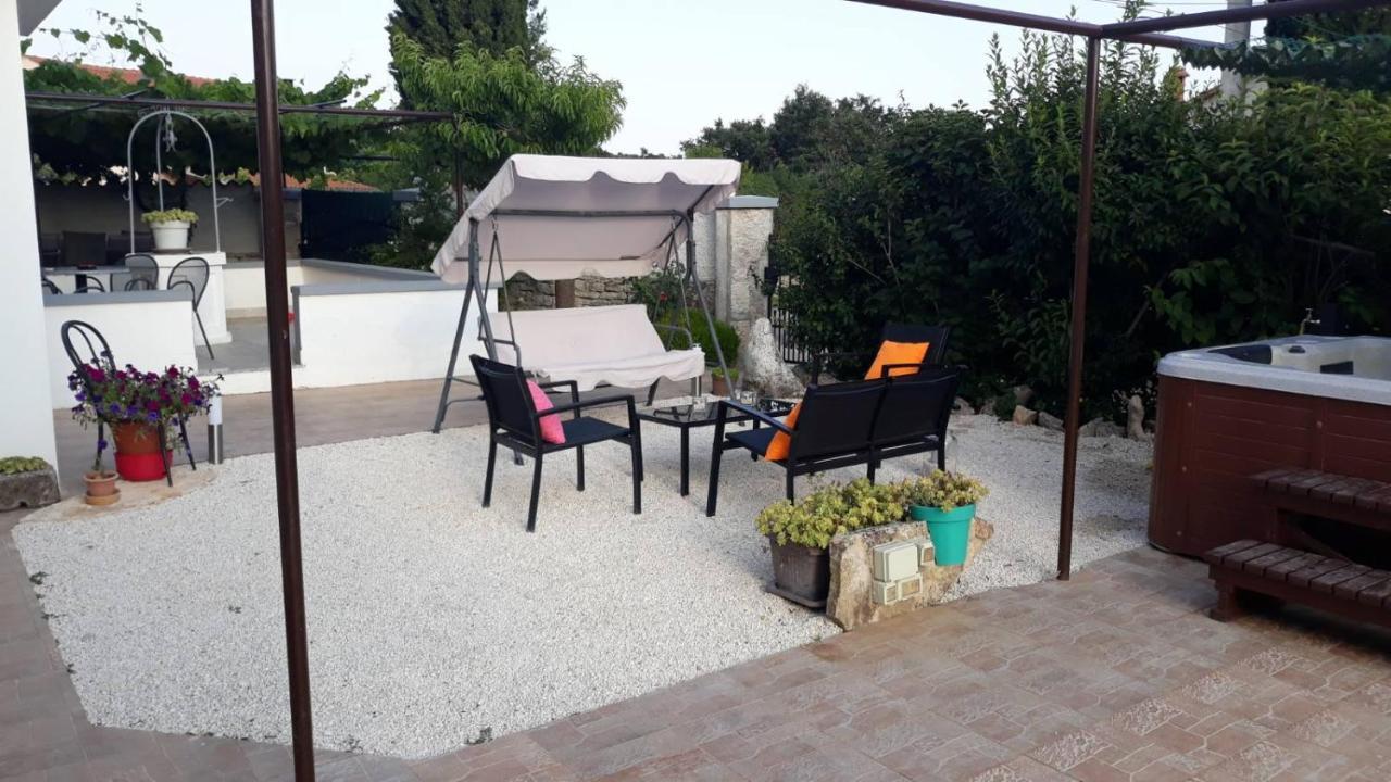 Holiday Home Dioniza 沃德年 外观 照片
