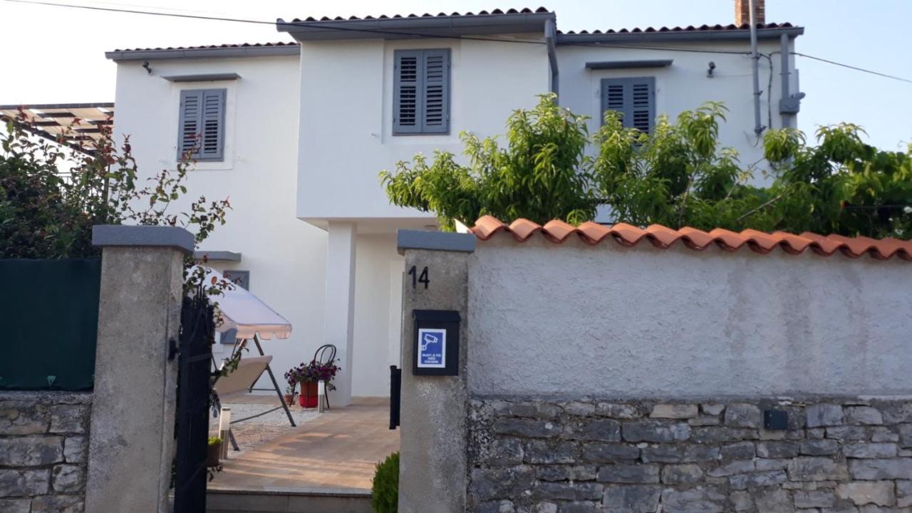 Holiday Home Dioniza 沃德年 外观 照片