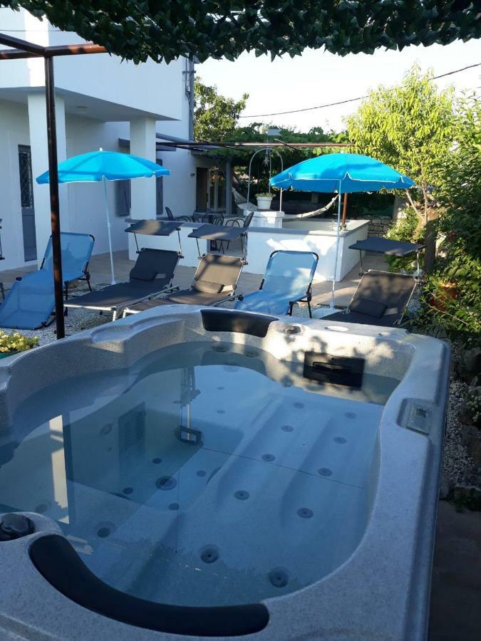 Holiday Home Dioniza 沃德年 外观 照片