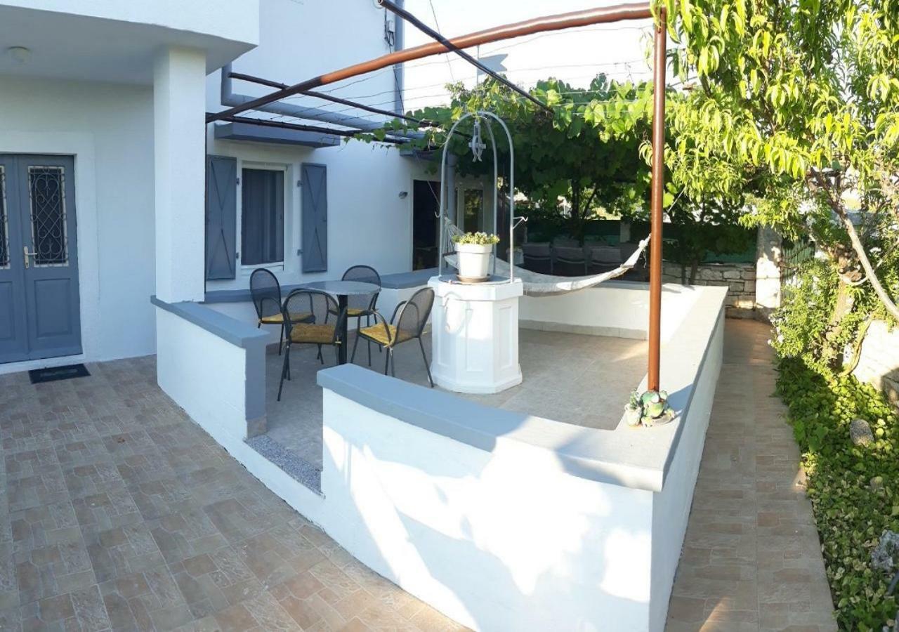 Holiday Home Dioniza 沃德年 外观 照片